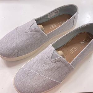 Toms